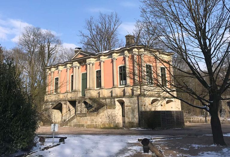 schloss-baum-cowhouse